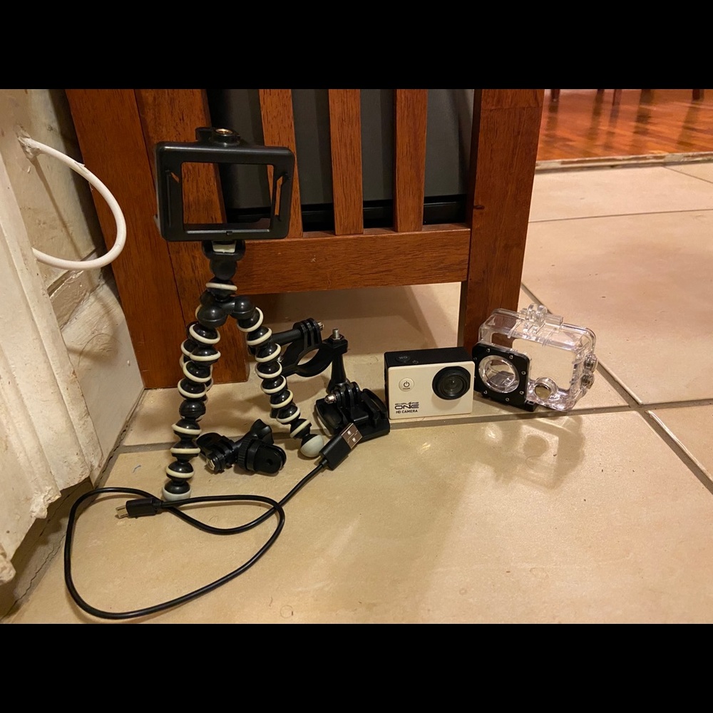 Mini camera - Picture 2 of 2